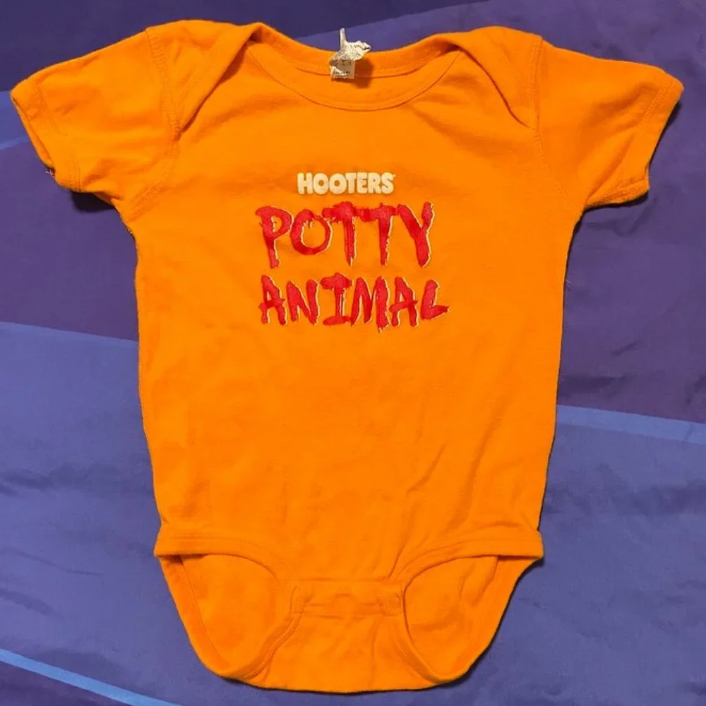 🔥6/$10🔥 Hooters Toddler Onesie, 18 Months, Potty Animal